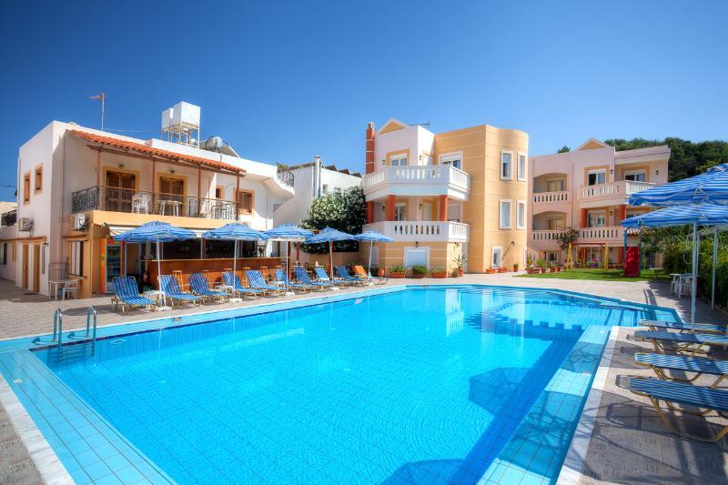 Artemis Apartments Stalos Exterior foto
